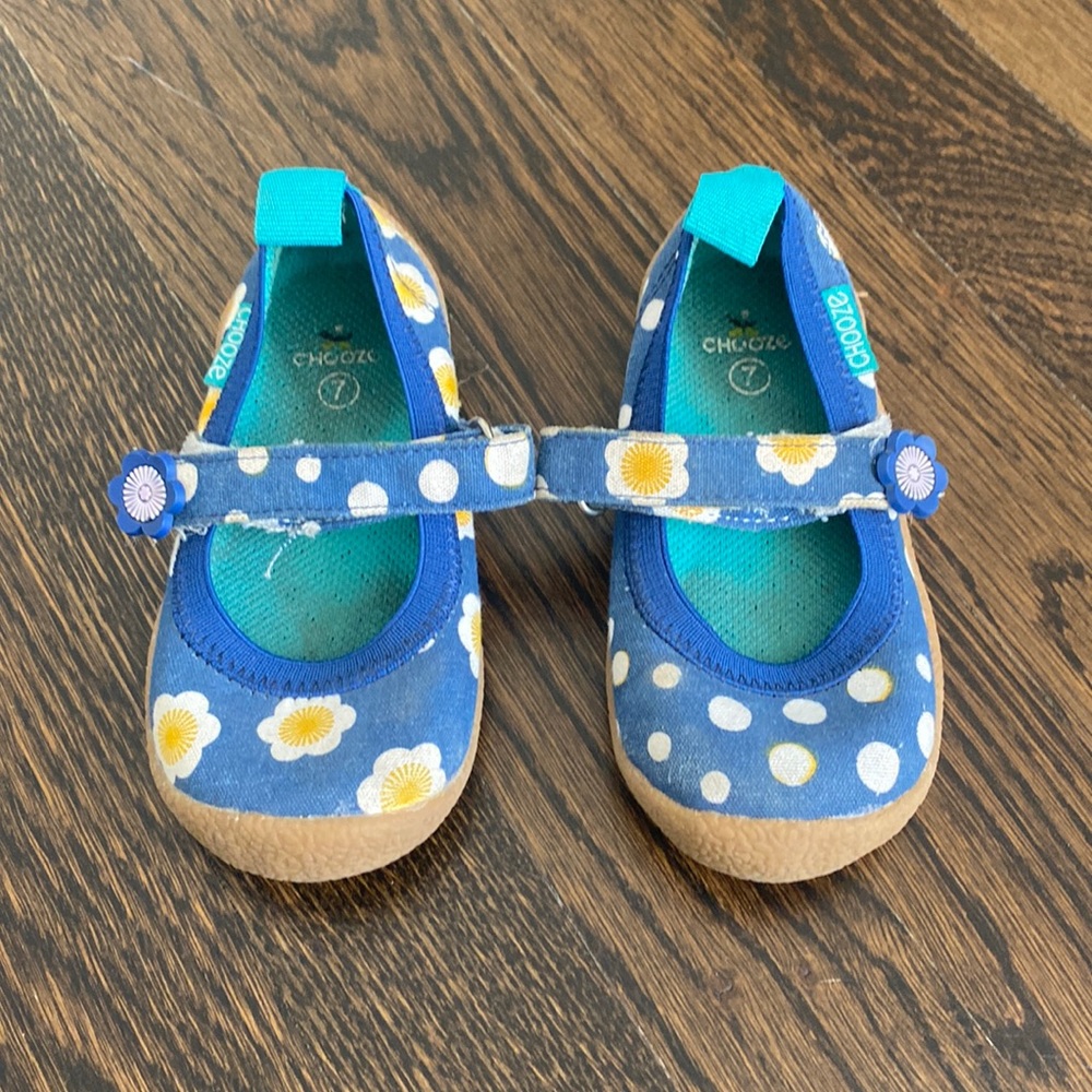 Little Girl (Toodler) Chooze Shoes Size 7 Daisy Polka Dot Velcro Slip-on
